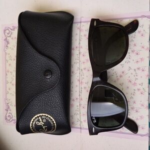 Ray-Ban Black Sunglasses